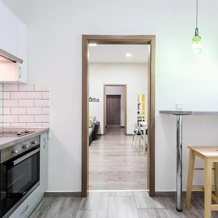 Paralello Universo-supercentral By Nw Apartment